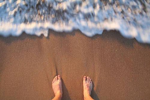 Walking on Sand eases bunion pain